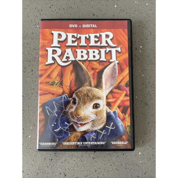Peter Rabbit (DVD, 2018) Rose Byrne, Domhnall Gleeson signed by James Corden - Picture 1 of 6